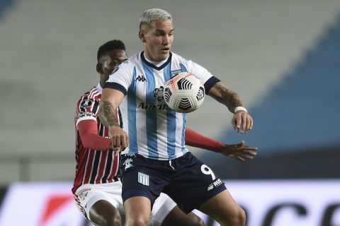 Ο Έντσο  Κοπέτι της Ράσινγκ σε ματς του Copa Libertadores κόντρα στη Σάο Πάουλο