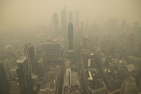 Η Νέα Υόρκη με καπνό από τις δασικές πυρκαγιές στον Καναδά
