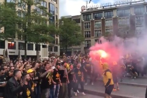 "Κιτρινόμαυρο" το Άμστερνταμ, χαμός με οπαδούς της ΑΕΚ (VIDEOS)