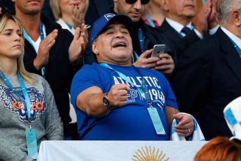Ρεσιτάλ Μαραντόνα στη νίκη της Αργεντινής