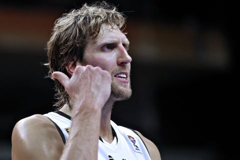 EuroBasket 2022: Η Γερμανία αποσύρει τη φανέλα του Νοβίτσκι στο ματς της πρεμιέρας κόντρα στην Γαλλία