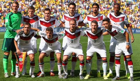 RIO DE JANEIRO, BRAZIL - JULY 04:  Germany players pose for a team photo during the 2014 FIFA World Cup Brazil Quarter Final match between France and Germany at Maracana on July 4, 2014 in Rio de Janeiro, Brazil.  (Photo by Jamie Squire/Getty Images)