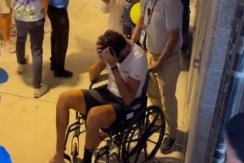 Σοκαριστικός τραυματισμός στον αστράγαλο για τον Μπερετίνι που αποχώρησε από το γήπεδο με αναπηρικό αμαξίδιο