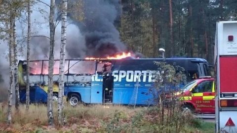 Πήρε φωτιά το πούλμαν της εθνικής Σουηδίας