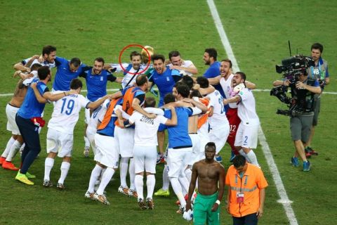 FORTALEZA, BRAZIL - JUNE 24:  Greece celebrate after defeating the Ivory Coast 2-1 during the 2014 FIFA World Cup Brazil Group C match between Greece and the Ivory Coast at Castelao on June 24, 2014 in Fortaleza, Brazil.  (Photo by Robert Cianflone/Getty Images)