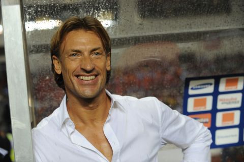 Zambian coach Frenchman Herve Renard smiles before the kick-off at the Africa Cup of Nations (CAN) final football match between Zambia and Ivory Coast at stade deI'Amite in Libreville, Gabon on February 12, 2012. AFP PHOTO/ PIUS UTOMI EKPEI (Photo credit should read PIUS UTOMI EKPEI/AFP/Getty Images)