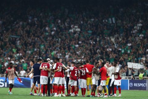 Οι παίκτες της Μπράγκα πανηγυρίζουν την πρόκρισή τους στους ομίλους του Champions League