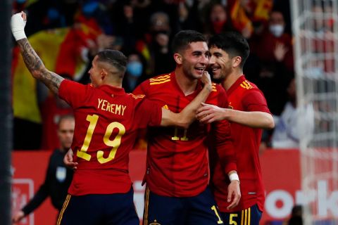 Ο Φεράν Τόρες της Ισπανίας πανηγυρίζει γκολ που σημείωσε κόντρα στην Αλβανία σε φιλικό στο "Κορνεγιά ελ Πρατ", Βαρκελώνη | Σάββατο 26 Μαρτίου 2022