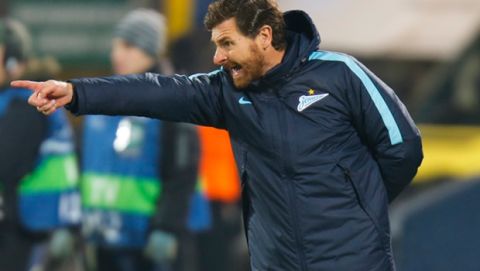 Zenit's headcoach Andre Villas-Boas gestures to players during the Champions League League Round of 16 second leg soccer match between Zenit and Benfica at Petrovsky stadium in St.Petersburg, Russia, Wednesday, March 9, 2016. (AP Photo/Dmitri Lovetsky)