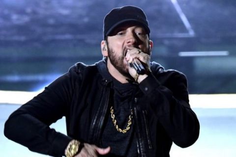 Η κατάρα του Eminem: Αθλητές χάνουν τα παιχνίδια όταν κάνουν είσοδο με τραγούδι του!