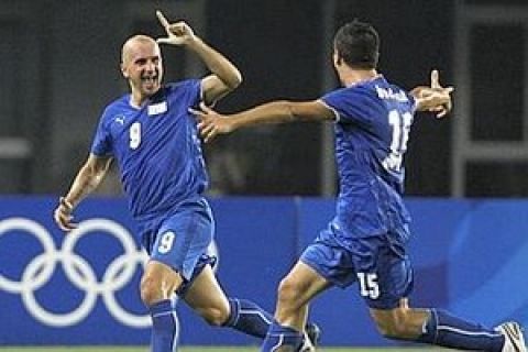 Tommaso Rocchi of Italy (L) celebrates with team mate Salvatore Bocchetti after scoring against South Korea during their Group D soccer match at the 2008 Olympic Games in Qinhuangdao August 10, 2008.     REUTERS/Daniel Aguilar (CHINA)  