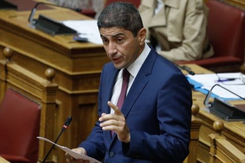 Ο υφυπουργός Αθλητισμού, Λευτέρης Αυγενάκης σε ομιλία του στη Βουλή