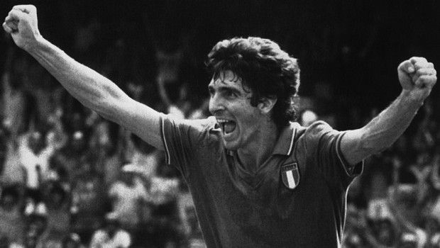 Ο Πάολο Ρόσι σε στιγμιότυπο από αγώνα της Ιταλίας στο Μουντιάλ του 1982