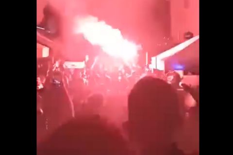 Φανταστική ατμόσφαιρα από τους οπαδούς της ΑΕΚ στη Μασσαλία​ ενόψει του αγώνα με τη Μαρσέιγ