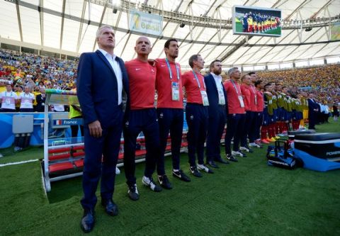 RIO DE JANEIRO, BRAZIL - JULY 04:  Head coach Didier Deschamps of France (L) looks on prior to  the 2014 FIFA World Cup Brazil Quarter Final match between France and Germany at Maracana on July 4, 2014 in Rio de Janeiro, Brazil.  (Photo by Alexandre Loureiro/Getty Images)