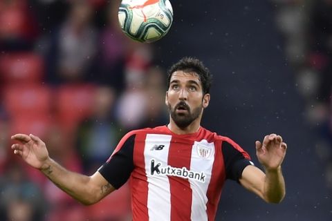 Athletic Bilbao's Raul Garcia views the ball during the Spanish La Liga soccer match between Athletic Bilbao and Valladolid at San Mames stadium in Bilbao, northern Spain, Sunday, Oct. 20, 2019. (AP Photo/Alvaro Barrientos)