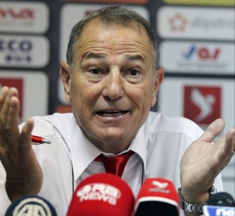 epa04961255 Albania's soccer team head coach Giovanni De Biasi during a press conference in Tirana, Albania, 03 October 2015. De Biasi announced the squad for the UEFA EURO 2016 qualifying Group I matches of Albania against Serbia on 08 October 2015 and Armenia on 11 October 2015.  EPA/ARMANDO BABANI