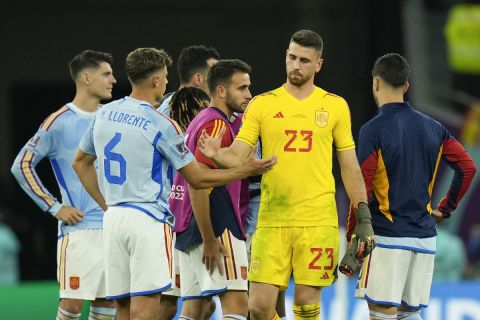 Οι παίκτες της Ισπανίας απογοητευμένοι μετά την ήττα από το Μαρόκο