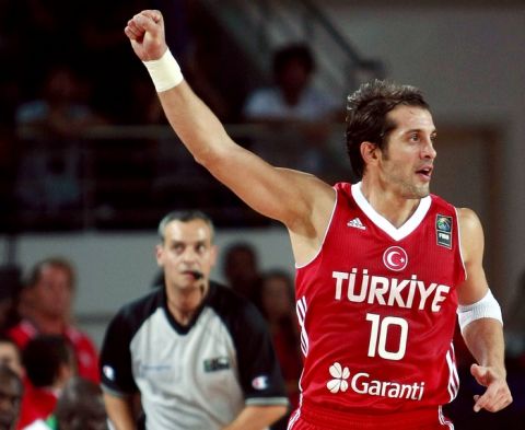 Η τούρκικη λίρα στο... μπάσκετ