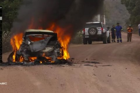 WRC: Παρανάλωμα του πυρός το αυτοκίνητο του Λάπι στο Ράλι Μέξικο