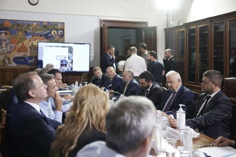 Στιγμιότυπο από τη συνάντηση του Μητσοτάκη με φορείς στη Θεσσαλονίκη