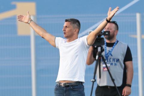 Ο προπονητής του ΠΑΟΚ, Ραζβάν Λουτσέσκου, σε στιγμιότυπο της αναμέτρηση με τη Λέφσκι για το 2ο προκριματικό γύρο του Europa Conference League 2022-2023 στο "Γκιόργκι Ασπαρούχοφ", Σόφια | Πέμπτη 21 Ιουλίου 2022