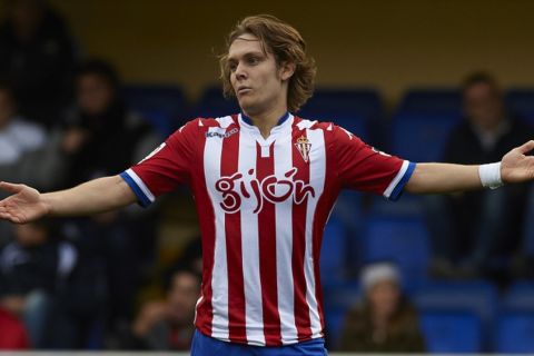 VILLARREAL, SPAIN - JANUARY 10:  Alen Halilovic of Sporting de Gijon reacts during the La Liga match between Villarreal CF and Real Sporting de Gijon at El Madrigal on January 10, 2016 in Villarreal, Spain.  (Photo by Manuel Queimadelos Alonso/Getty Images)