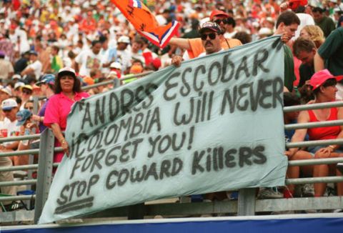 4 JUL1994:  FANS PAY TRIBUTE TO ANDRES ESCOBAR  DURING THE 1994 WORLD CUP MATCH HOLLAND V IRELAND IN ORLANDO, FLORIDA. Mandatory Credit: Shaun Botterill/ALLSPORT