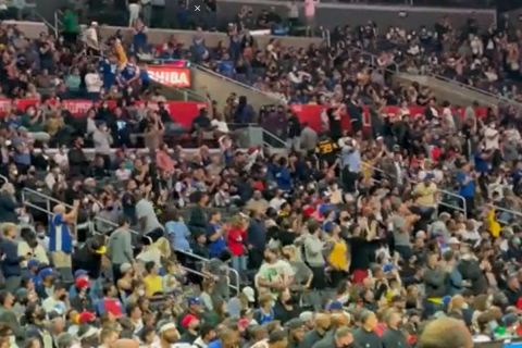 Στο... πόδι το Staples Center, standing ovation για τον Στεφ Κάρι 