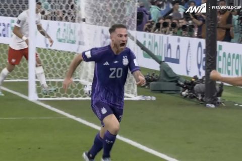 Ο Μακάλιστερ πανηγυρίζει το 1-0 στο Πολωνία - Αργεντινή
