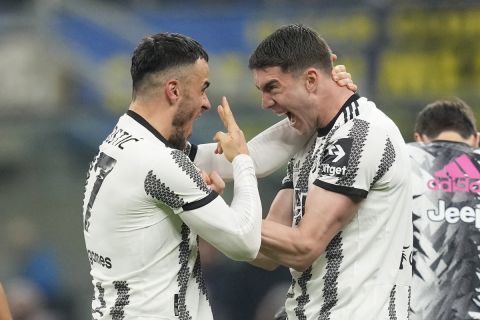 Κόστιτς και Βλάχοβιτς πανηγυρίζουν γκολ στο Γιουβέντους - Ίντερ