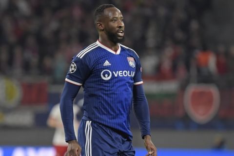 Lyon's Moussa Dembele during the Champions League group G first round soccer match between RB Leipzig and Olympique Lyon in Leipzig, Germany, Wednesday, Oct. 2, 2019. (AP Photo/Jens Meyer)