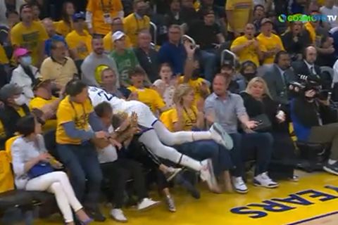 NBA Finals: Ο Ντρέιμοντ Γκριν έπεσε πάνω σε θεατές σε προσπάθειά του να κλέψει την μπάλα