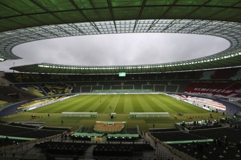 Το Olympiastadion του Βερολίνου στον τελικό του Κυπέλλου Γερμανίας Λειψία - Ντόρτμουντ