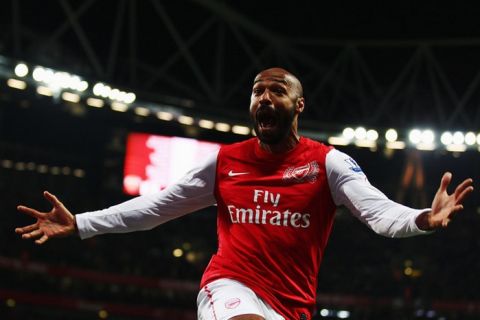 LONDON, ENGLAND - JANUARY 09:  Thierry Henry of Arsenal celebrates scoring during the FA Cup Third Round match between Arsenal and Leeds United at the Emirates Stadium on January 9, 2012 in London, England.  (Photo by Clive Mason/Getty Images)