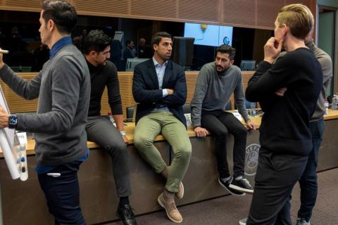 Κονέ και Καρυπίδης με άλλους πρώην διεθνείς παίκτες φοιτούν στο πρόγραμμα Executive Master της UEFA