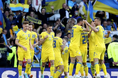 Ο Γιάρεμτσουκ πανηγυρίζει γκολ του στο Σκωτία - Ουκρανία