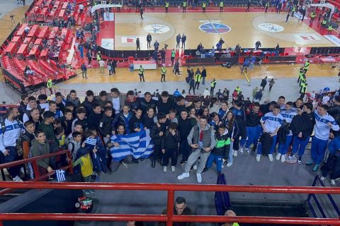 Εθνική Ελλάδας: Κόσμος απ' όλη την Ελλάδα στο ΣΕΦ για το παιχνίδι με την Τσεχία
