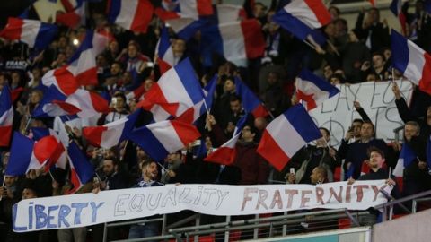 Ο εθνικός γαλλικός ύμνος πριν τα ματς της Premier League