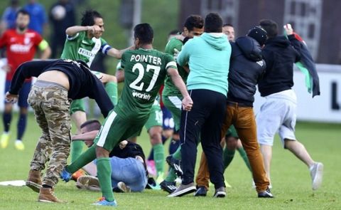 Supporters turques Palestiniens attaquent les joueurs Israeliens ( Idan Vered (Maccabi Haifa)
 NEWS : Altercation Lille vs Maccabi Haifa - 07/23/2014 
