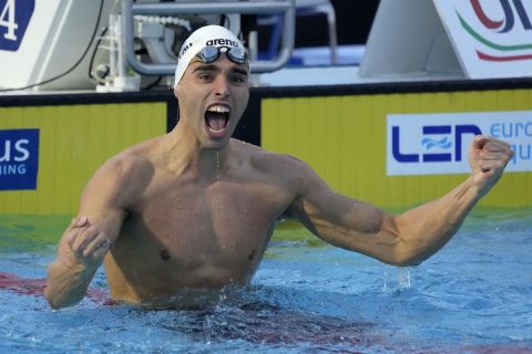 Ο Απόστολος Χρήστου πανηγυρίζει το χρυσό μετάλλιο στα 50μ. ύπτιο του Ευρωπαϊκού Πρωταθλήματος κολύμβησης 2022, Ρώμη | Δευτέρα 15 Αυγούστου 2022