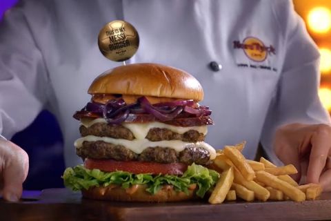 Ο Μέσι απέκτησε το δικό του burger στα Hard Rock Cafe