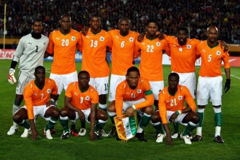 IZMIR, TURKEY - FEBRUARY 11:  The Ivory Coast team pose for a group photo during the International Friendly match between Turkey and the Ivory Coast at the Izmir Ataturk Stadium on February 11, 2009 in Izmir, Turkey.  (Photo by Jamie McDonald/Getty Images)