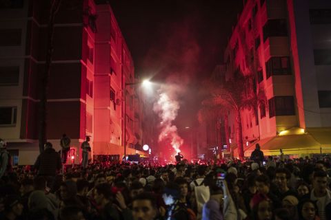 Τη νύχτα μέρα έκαναν χιλιάδες Μαροκινοί στο Ραμπάτ