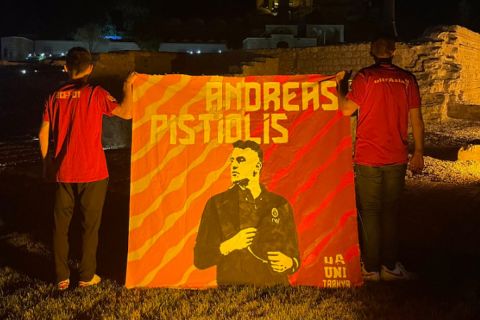 Γαλατάσαραϊ: Οι οπαδοί της ομάδας έφτιαξαν πανό για τον Πιστιόλη