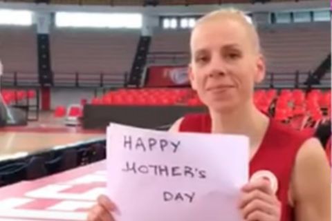 Α1 γυναικών: Οι αθλήτριες των ομάδων έγραψαν το δικό τους μήνυμα στις μαμάδες τους για την Ημέρα της Μητέρας