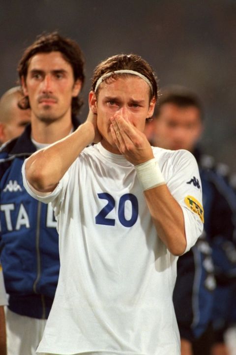 Francesco Totti cries after his team lost to France in the final of Euro 2000