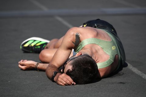 Ο Γκελαούζος μετά τον τερματισμό του στον 39ο Αυθεντικό Μαραθώνιο της Αθήνας | 13 Νοεμβρίου 2022