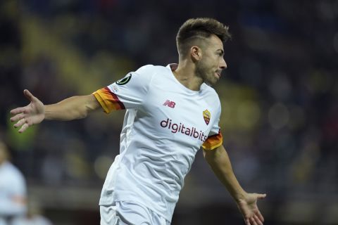 Roma's Stephan El Shaarawy celebrates after scoring his side's opening goal during the Europa Conference League Group C soccer match between Zorya Luhansk and Roma at the Slavutych-Arena stadium in Zaporizhia, Ukraine, Thursday, Sept. 30, 2021. (AP Photo/Oleg Kozin)