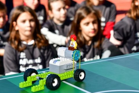 Αθλητικές Ακαδημίες ΟΠΑΠ: Τα παιδιά «σκοράρουν» στη ρομποτική – Πώς μπορεί το ποδόσφαιρο να συνδυαστεί με την τεχνολογία